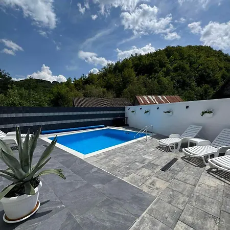 Pool House Vikendica
